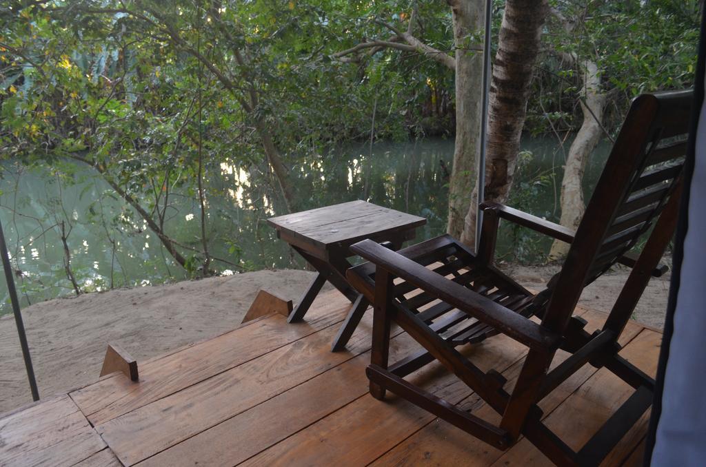 Makulu Safari Camping Udawalawe Exterior photo