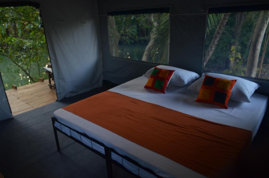 Makulu Safari Camping Udawalawe Exterior photo
